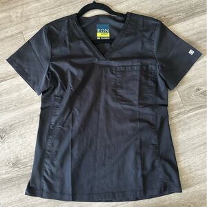 EON women’s V-Neck Scrub Top